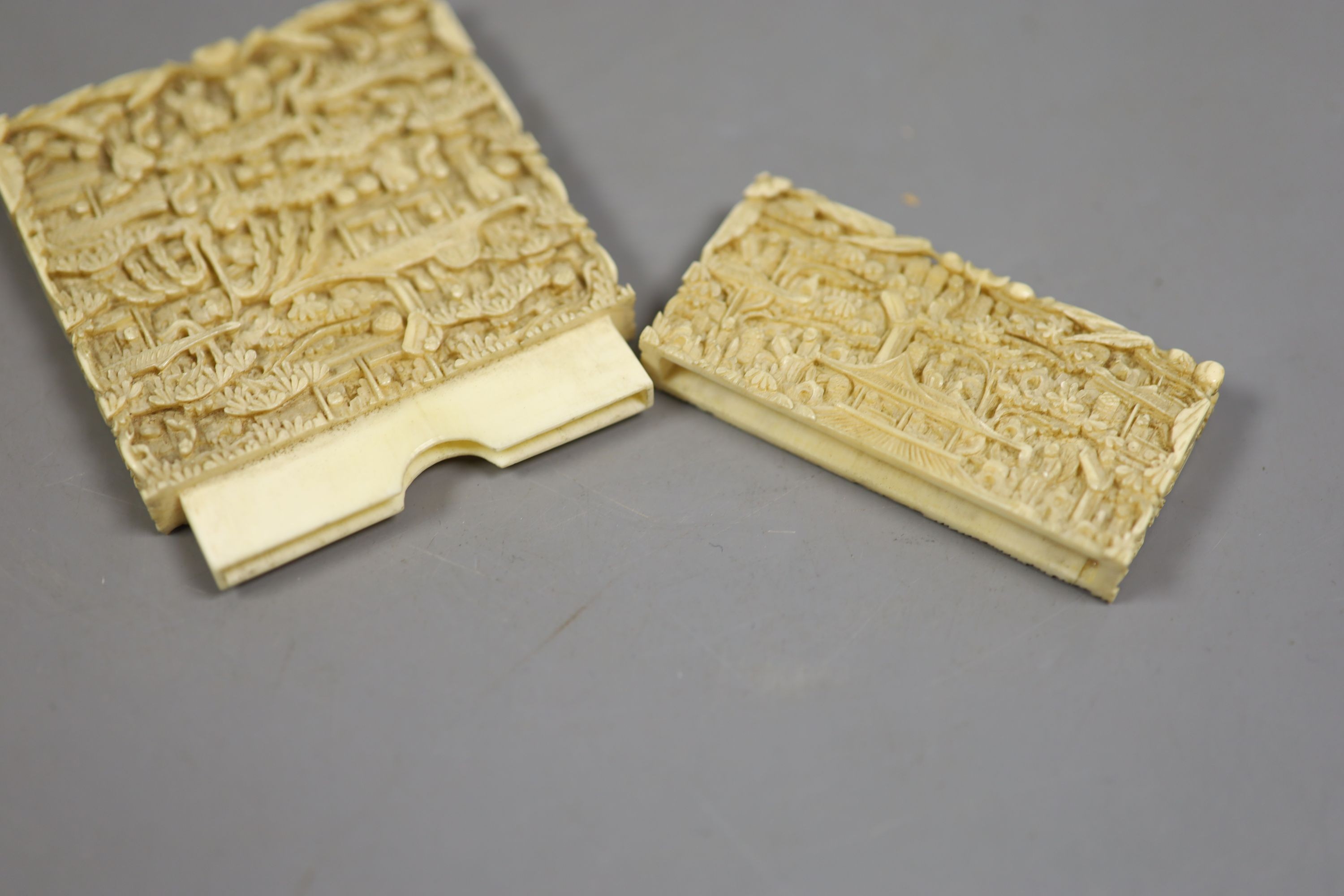 A Chinese Cantonese carved ivory card case, 11.5cm